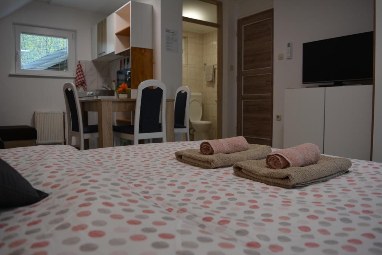 Rooms Lucijana Jezerce Eksteriør billede