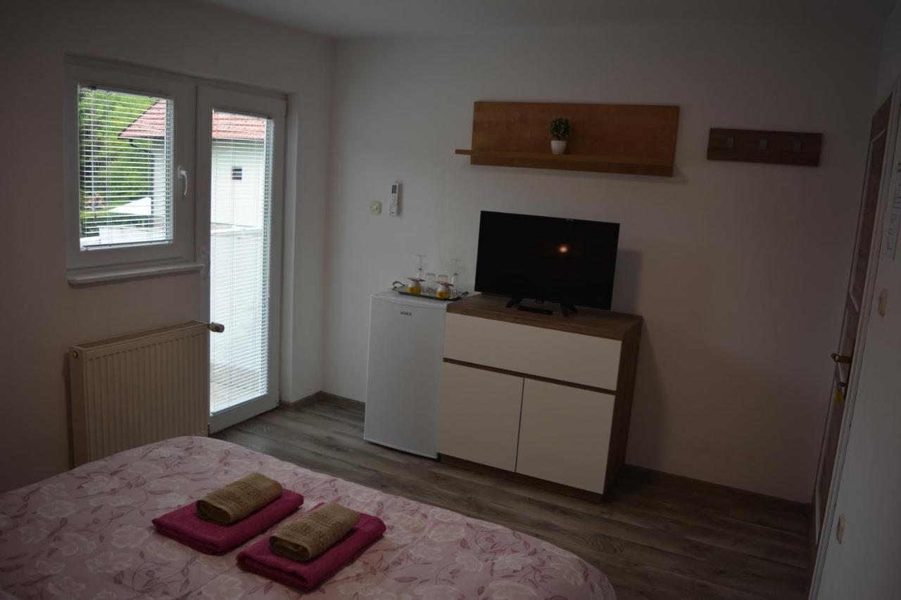 Rooms Lucijana Jezerce Eksteriør billede