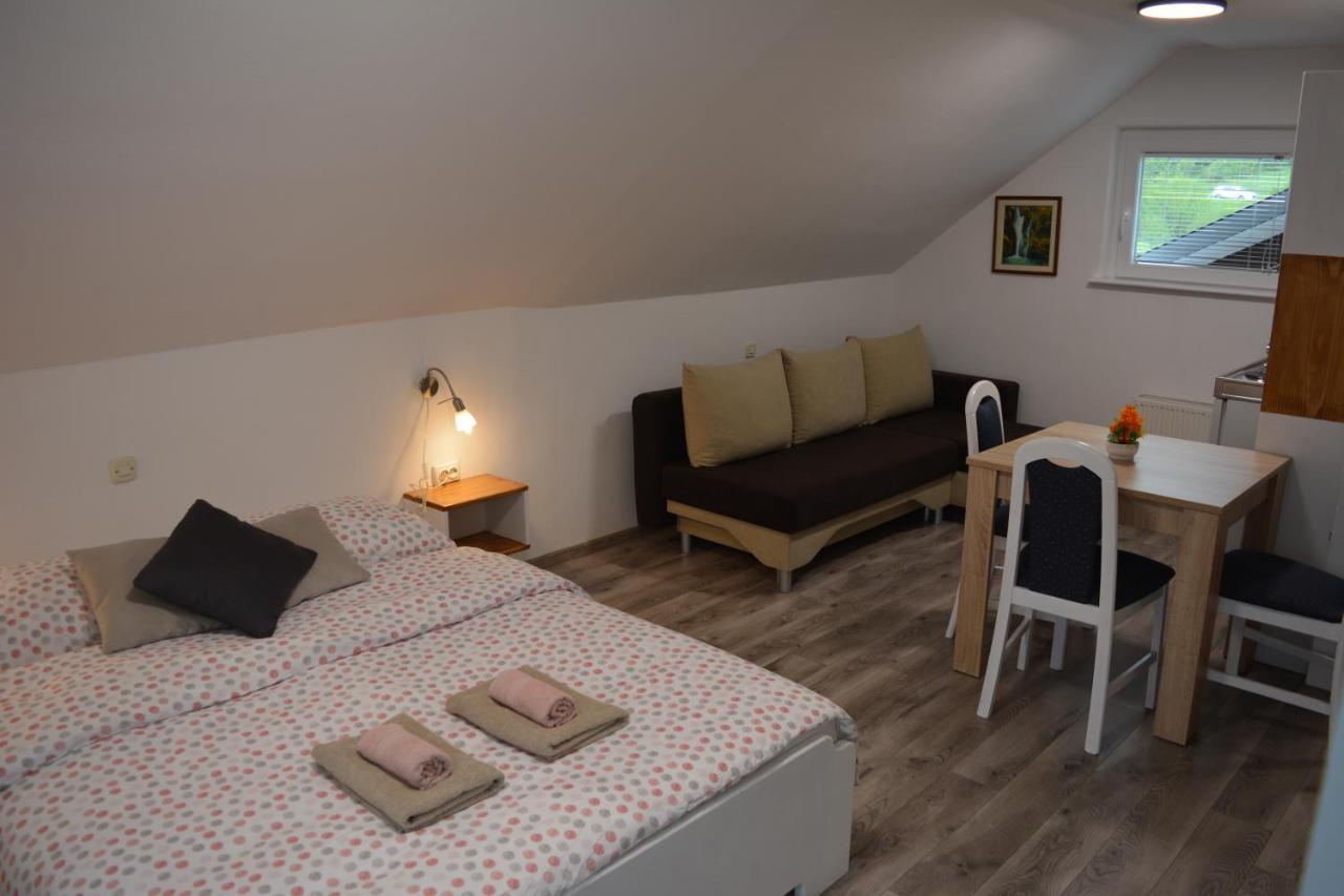 Rooms Lucijana Jezerce Eksteriør billede