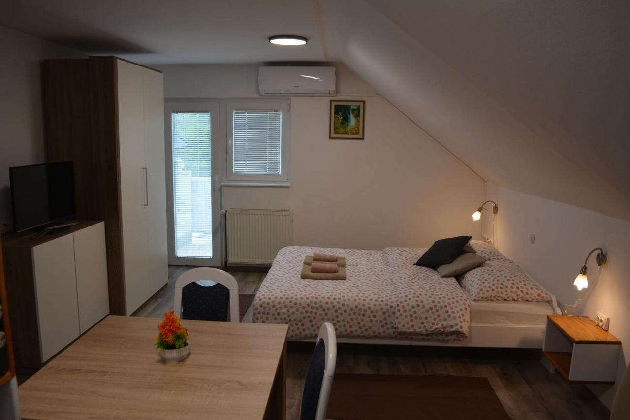 Rooms Lucijana Jezerce Eksteriør billede