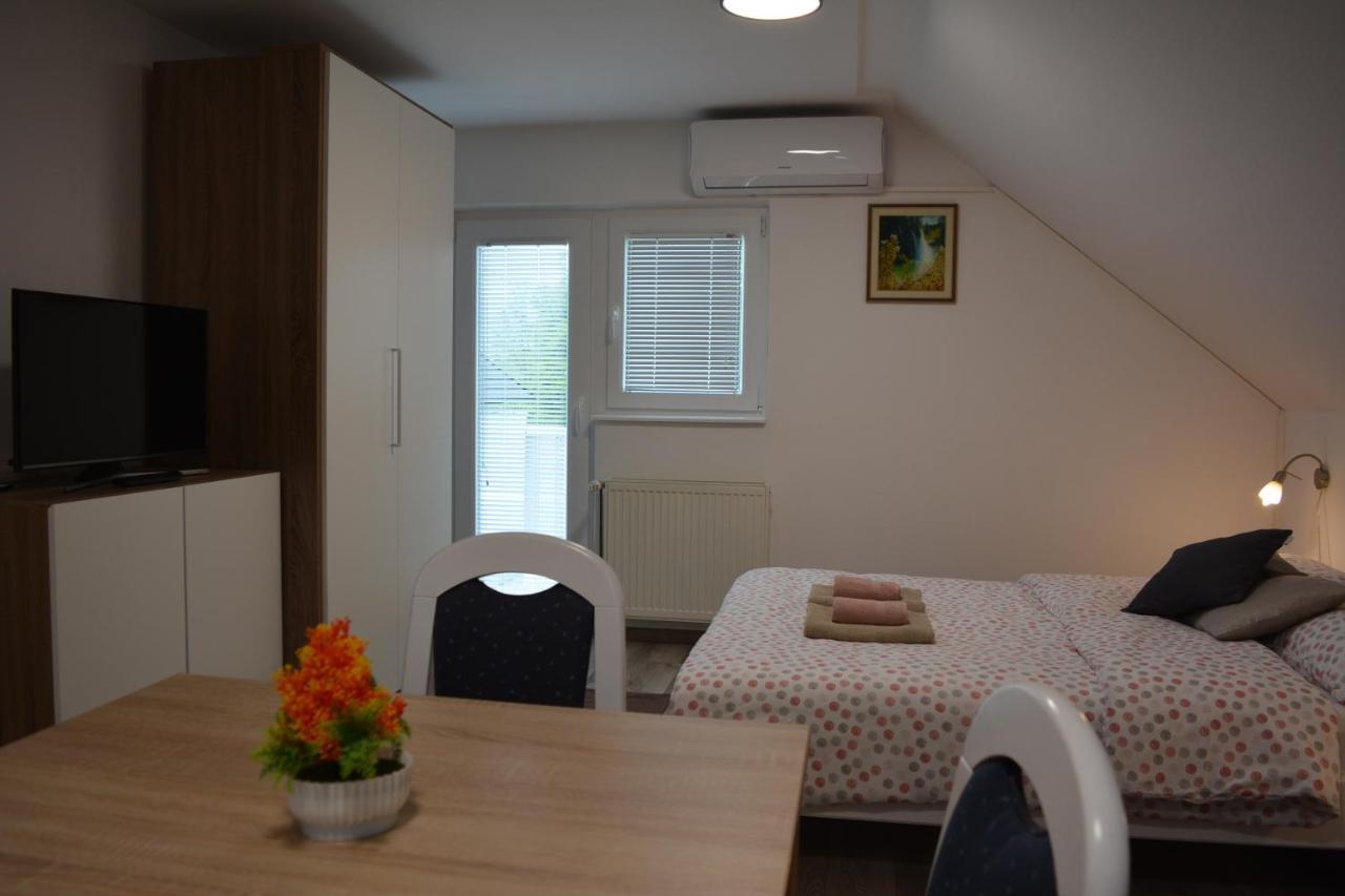 Rooms Lucijana Jezerce Eksteriør billede