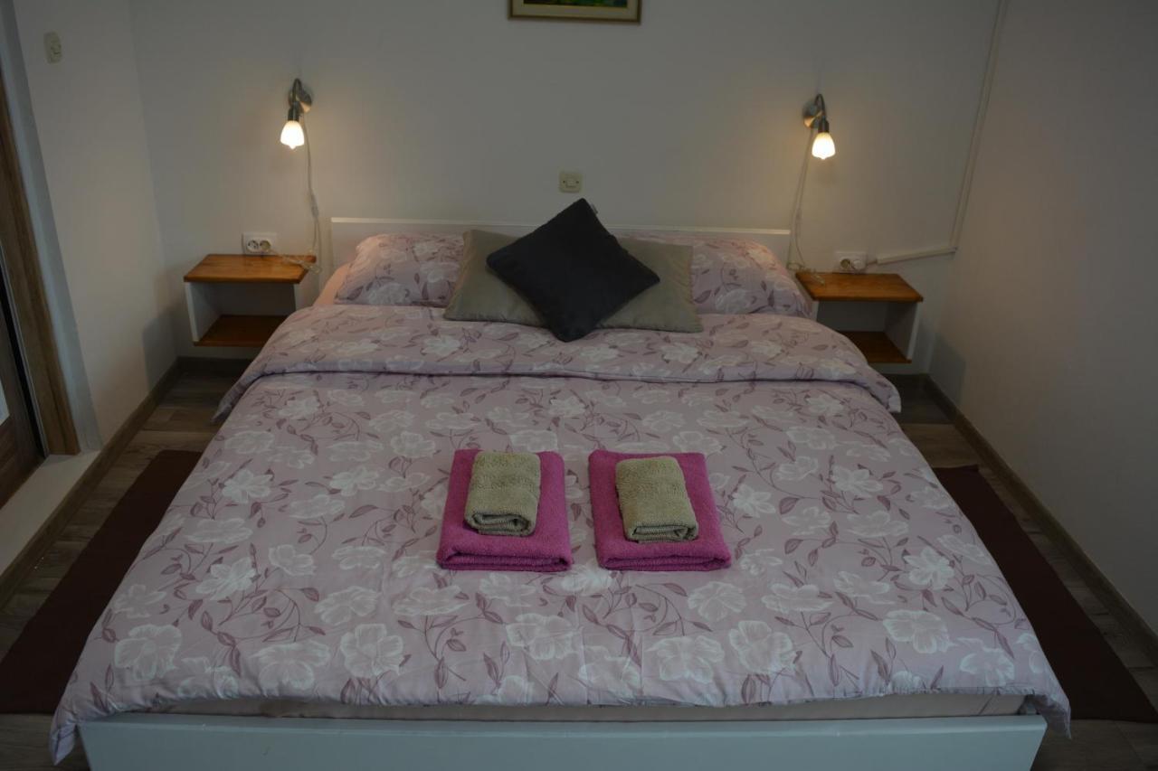 Rooms Lucijana Jezerce Eksteriør billede