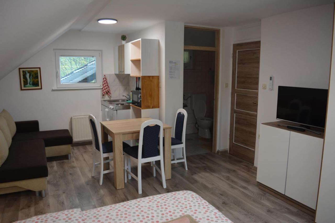 Rooms Lucijana Jezerce Eksteriør billede